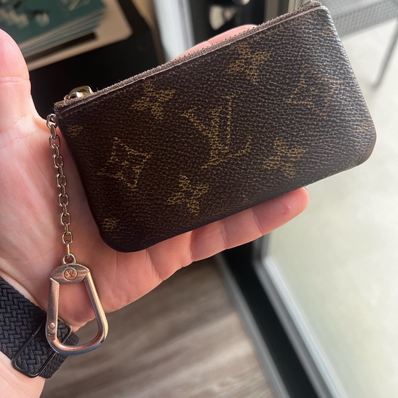 Louis Vuitton Monogram Key Clés Key Chain Pouch DAMAGED - Picture 3 of 6